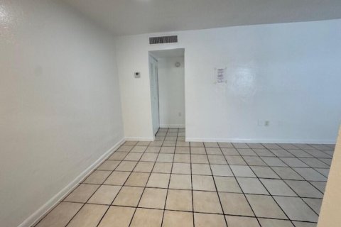 Apartment in North Miami Beach, Florida 1 bedroom, 62.52 sq.m. № 2366281