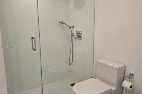 Condo in Key Biscayne, Florida, 2 bedrooms  № 1223828 - photo 13
