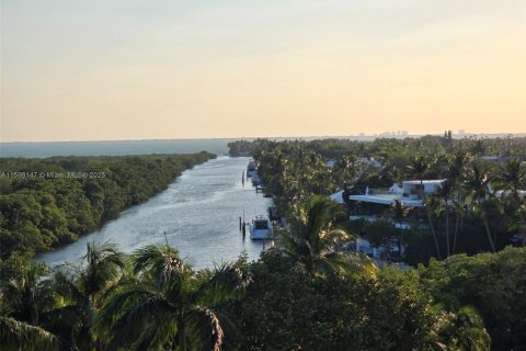 Condo in Key Biscayne, Florida, 2 bedrooms  № 1223828 - photo 22