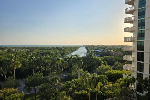 Condo in Key Biscayne, Florida, 2 bedrooms  № 1223828 - photo 23
