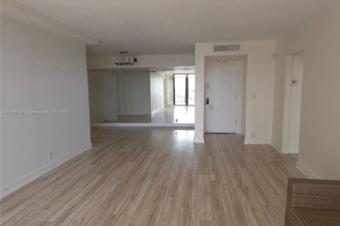 Condo in Key Biscayne, Florida, 2 bedrooms  № 1223828 - photo 3