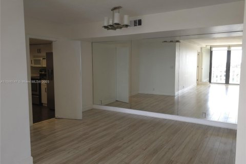 Condo in Key Biscayne, Florida, 2 bedrooms  № 1223828 - photo 4