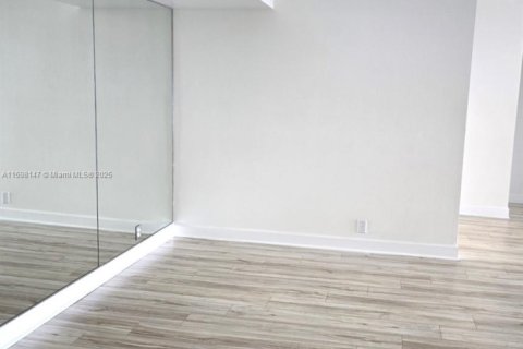 Condo in Key Biscayne, Florida, 2 bedrooms  № 1223828 - photo 5