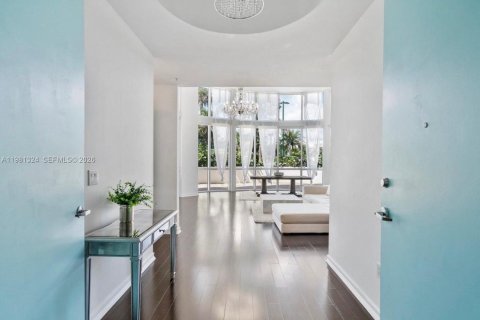Copropriété à louer à Sunny Isles Beach, Floride: 3 chambres, 198.9 m2 № 2043174 - photo 2