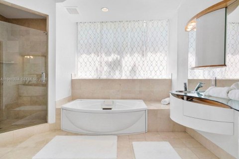 Copropriété à louer à Sunny Isles Beach, Floride: 3 chambres, 198.9 m2 № 2043174 - photo 24
