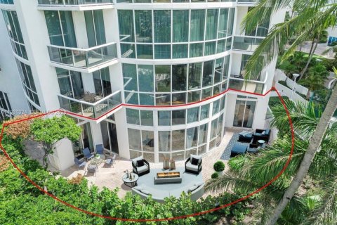 Condo in Sunny Isles Beach, Florida, 3 bedrooms  № 2043174