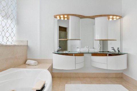 Copropriété à louer à Sunny Isles Beach, Floride: 3 chambres, 198.9 m2 № 2043174 - photo 26
