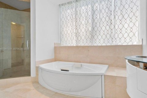 Copropriété à louer à Sunny Isles Beach, Floride: 3 chambres, 198.9 m2 № 2043174 - photo 22