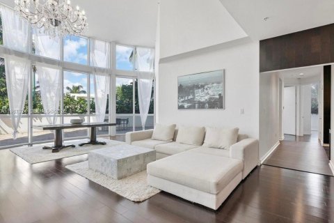 Copropriété à louer à Sunny Isles Beach, Floride: 3 chambres, 198.9 m2 № 2043174 - photo 3