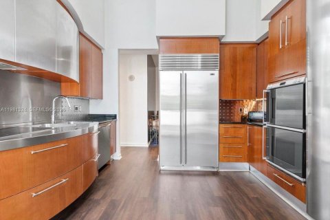 Copropriété à louer à Sunny Isles Beach, Floride: 3 chambres, 198.9 m2 № 2043174 - photo 14