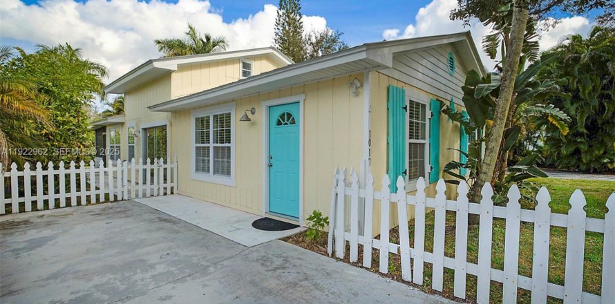 Villa ou maison à Palm City, Floride 3 chambres, 123.75 m2 № 1976755