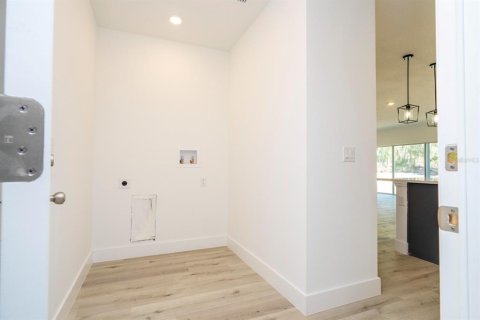 Casa en venta en North Port, Florida, 4 dormitorios, 171.96 m2 № 2098413 - foto 10