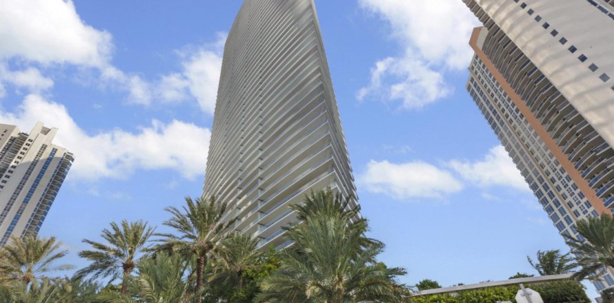 Condo à Sunny Isles Beach, Floride, 3 chambres № 1227767