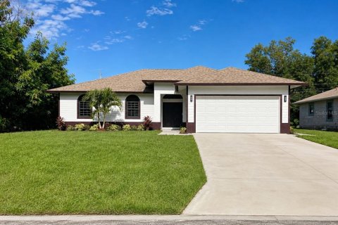 House in Vero Beach, Florida 4 bedrooms, 159.23 sq.m. № 2306169