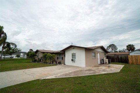 Casa en alquiler en Venice, Florida, 3 dormitorios, 161.19 m2 № 1593030 - foto 3