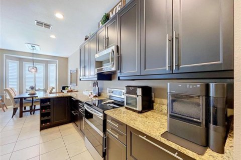 House in Plant City, Florida 3 bedrooms, 190.91 sq.m. № 2227186 - photo 16