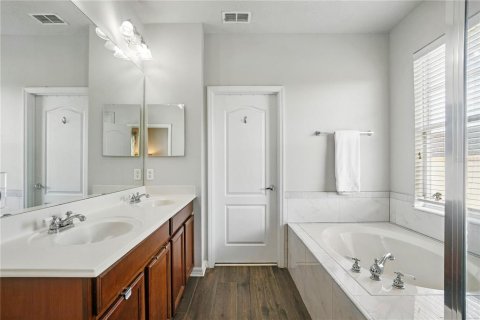 Casa en venta en Orlando, Florida, 3 dormitorios, 193.98 m2 № 1907861 - foto 20