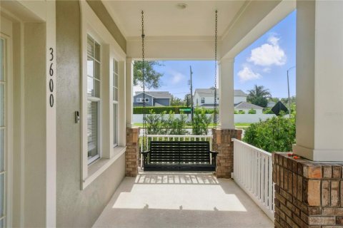 Casa en venta en Orlando, Florida, 3 dormitorios, 193.98 m2 № 1907861 - foto 2