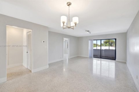 Apartamento en alquiler en Fort Lauderdale, Florida, 2 dormitorios, 139.35 m2 № 2009524 - foto 8