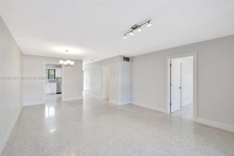 Apartamento en alquiler en Fort Lauderdale, Florida, 2 dormitorios, 139.35 m2 № 2009524 - foto 10