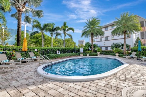 Apartamento en alquiler en Fort Lauderdale, Florida, 2 dormitorios, 139.35 m2 № 2009524 - foto 2