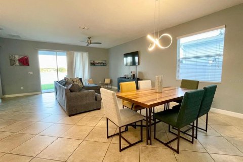 House in Orlando, Florida 4 bedrooms, 188.31 sq.m. № 1670284 - photo 10