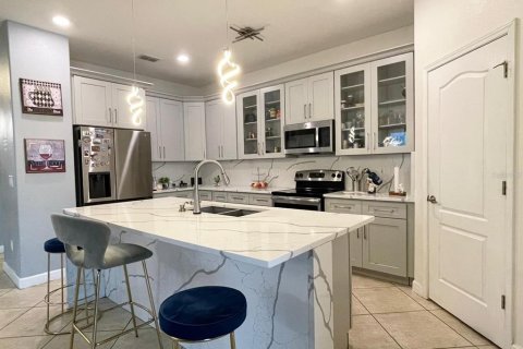 House in Orlando, Florida 4 bedrooms, 188.31 sq.m. № 1670284 - photo 6