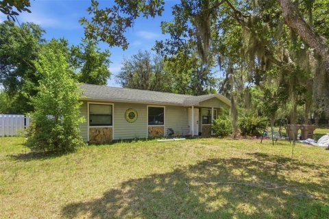 House in Leesburg, Florida 3 bedrooms, 93.65 sq.m. № 2215035