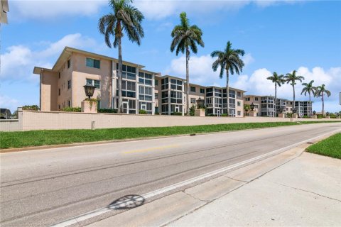 Condo in Venice, Florida, 2 bedrooms  № 1767777 - photo 1