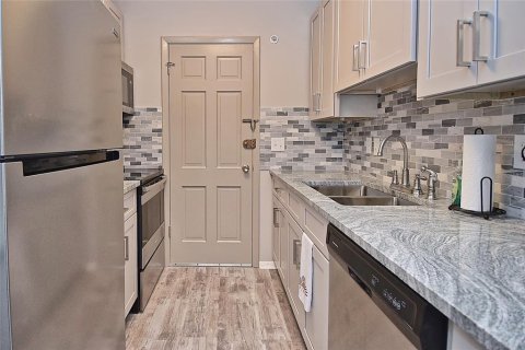 Condo in Venice, Florida, 2 bedrooms  № 1767777 - photo 4