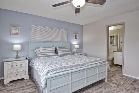 Condo in Venice, Florida, 2 bedrooms  № 1767777 - photo 14