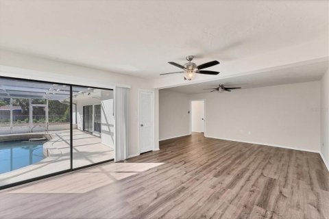 House in Bradenton, Florida 3 bedrooms, 195 sq.m. № 1673132 - photo 14