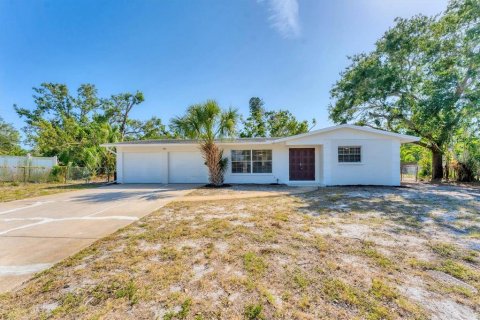 House in Bradenton, Florida 3 bedrooms, 195 sq.m. № 1673132 - photo 2