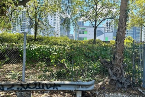 Купить коммерческую недвижимость в Майами, Флорида 313.27м2, № 1987978 - фото 11