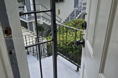 Купить коммерческую недвижимость в Майами, Флорида 313.27м2, № 1987978 - фото 23