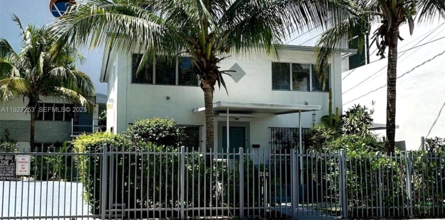 Коммерческая недвижимость в Майами, Флорида 313.27м2 № 1987978