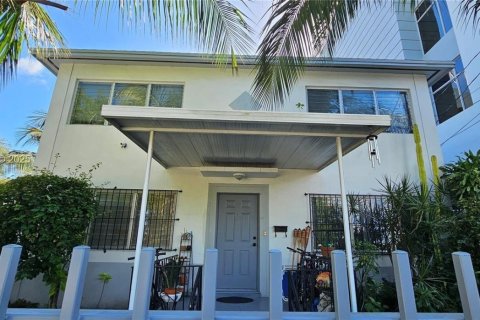 Купить коммерческую недвижимость в Майами, Флорида 313.27м2, № 1987978 - фото 4