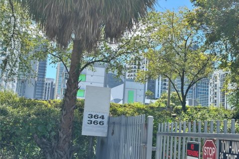 Купить коммерческую недвижимость в Майами, Флорида 313.27м2, № 1987978 - фото 10