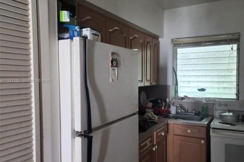 Купить коммерческую недвижимость в Майами, Флорида 313.27м2, № 1987978 - фото 30