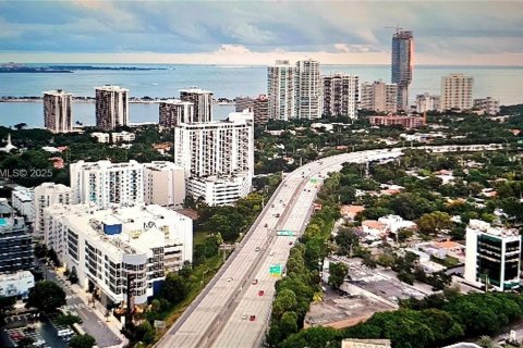Купить коммерческую недвижимость в Майами, Флорида 313.27м2, № 1987978 - фото 13