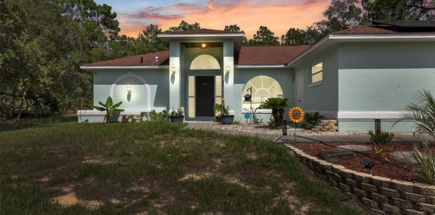 House in Beverly Hills, Florida 3 bedrooms, 134.43 sq.m. № 1853669