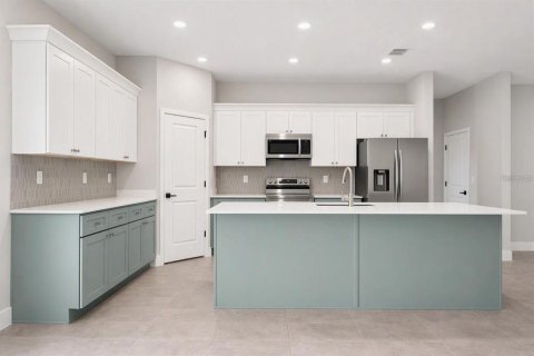 House in Palm Coast, Florida 4 bedrooms, 216.65 sq.m. № 2388168 - photo 3
