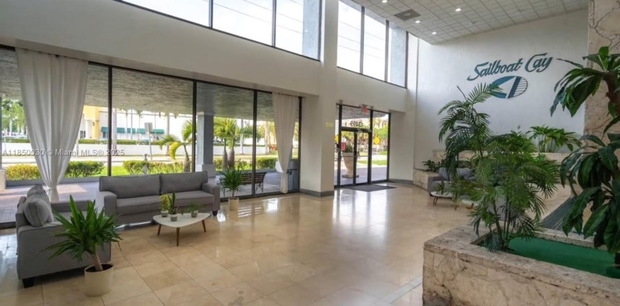 Condominio en North Miami, Florida, 1 dormitorio  № 1857015