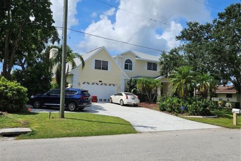 House in Bradenton, Florida 4 bedrooms, 303.42 sq.m. № 1843337 - photo 2