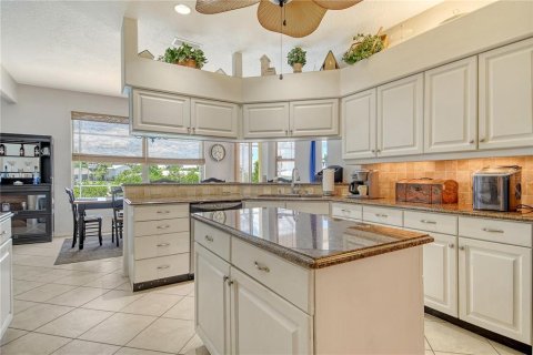House in Bradenton, Florida 4 bedrooms, 303.42 sq.m. № 1843337 - photo 28