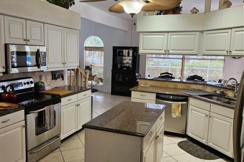 House in Bradenton, Florida 4 bedrooms, 303.42 sq.m. № 1843337 - photo 13
