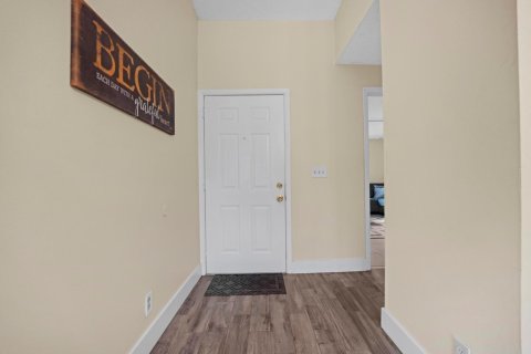 Immobilier commercial à vendre à Coral Springs, Floride: 524.71 m2 № 1003799 - photo 1