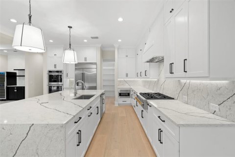 Купить виллу или дом в Тампа, Флорида 9 комнат, 470.18м2, № 1907443 - фото 13