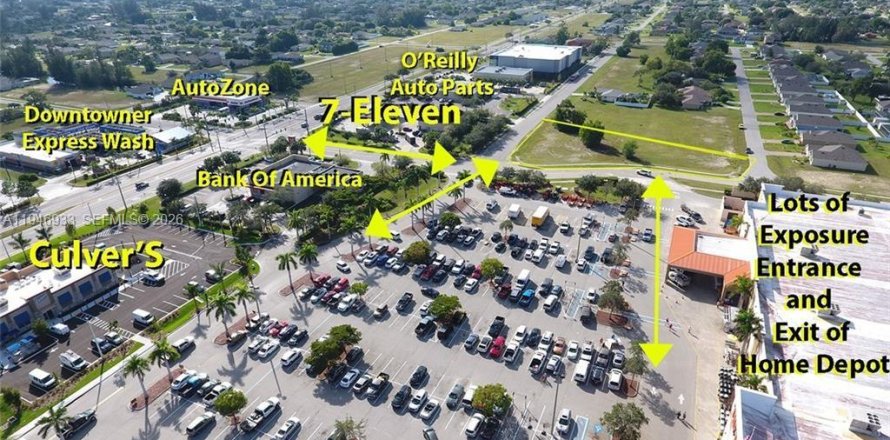 Commercial property in Cape Coral, Florida № 2089008