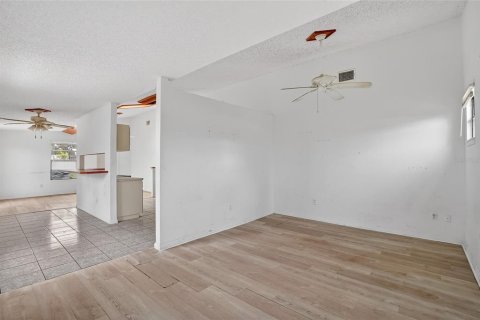 Купить виллу или дом в Сент-Питерсберг, Флорида 5 комнат, 133.78м2, № 2099670 - фото 12